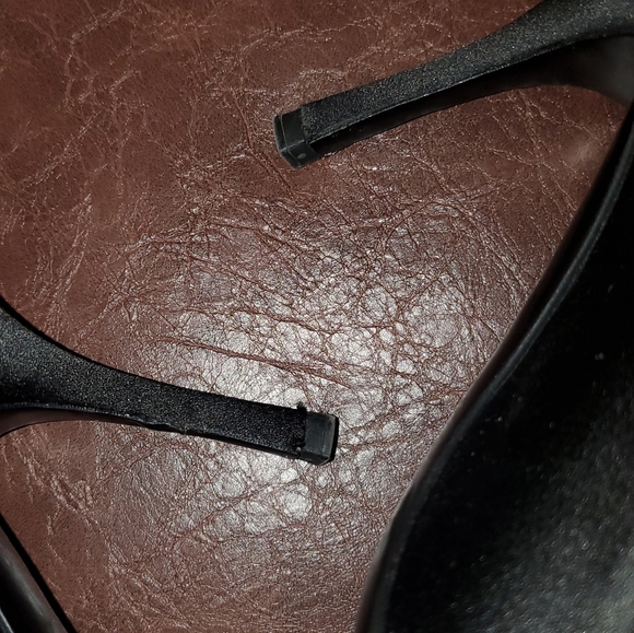 Prada black satin rose bud heels - Picture 5 of 6